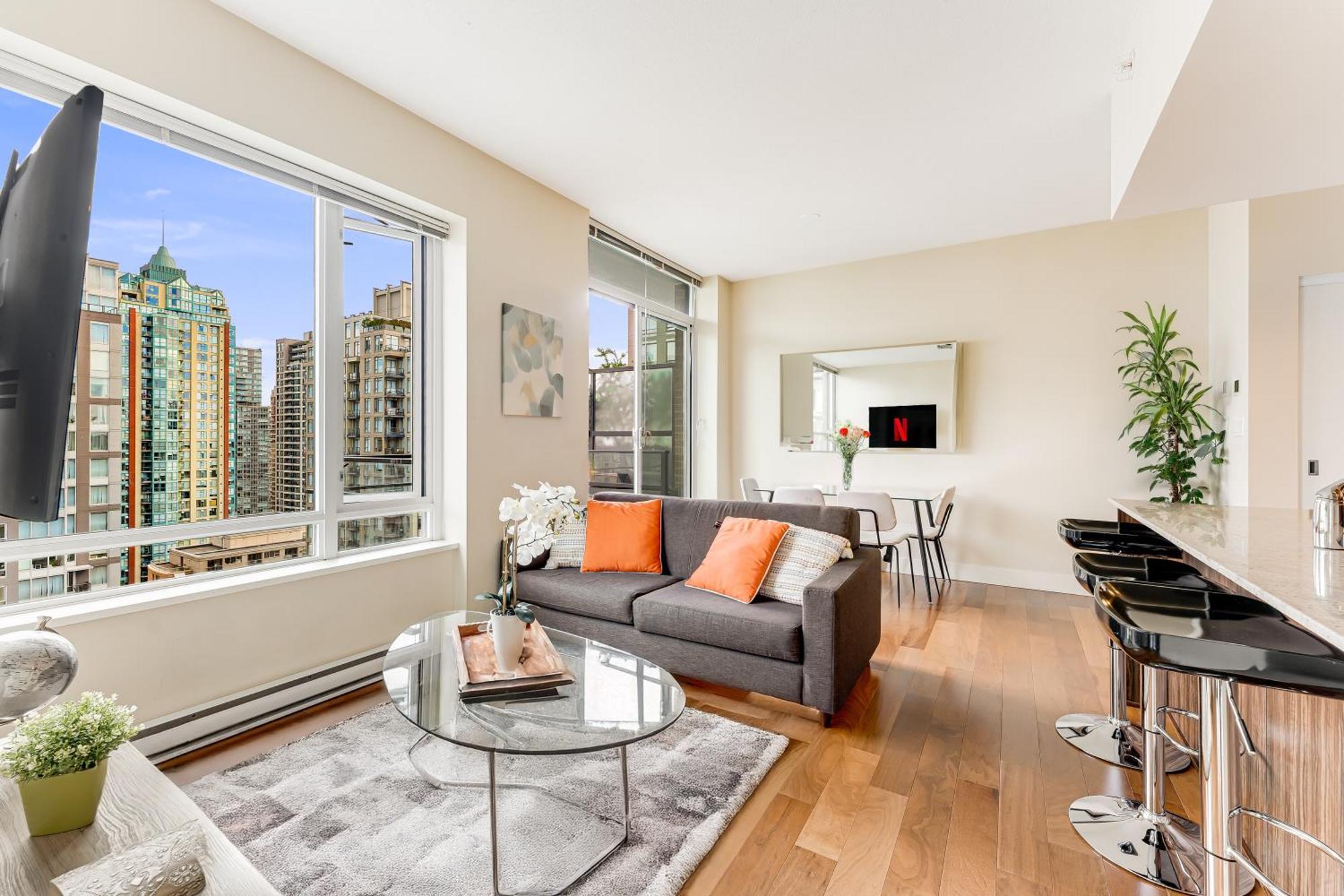 Urban Living At Its Finest 1br In Yaletown Apartment *